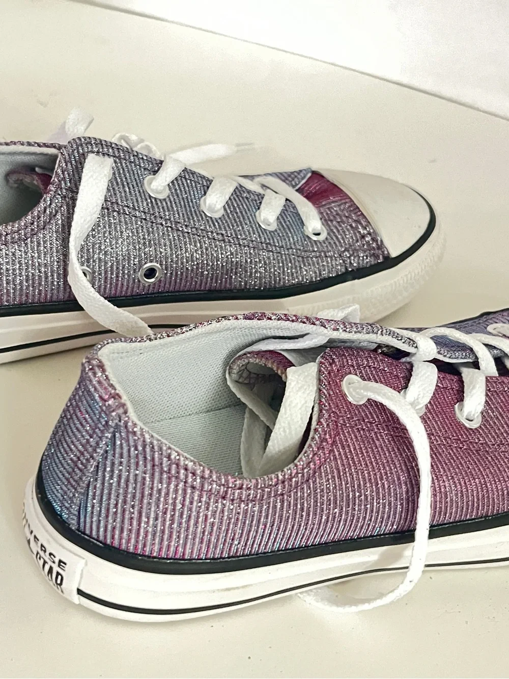 Converse All Star Chuck Taylor Low Shoes Sneakers Youth iridescent purple Silver